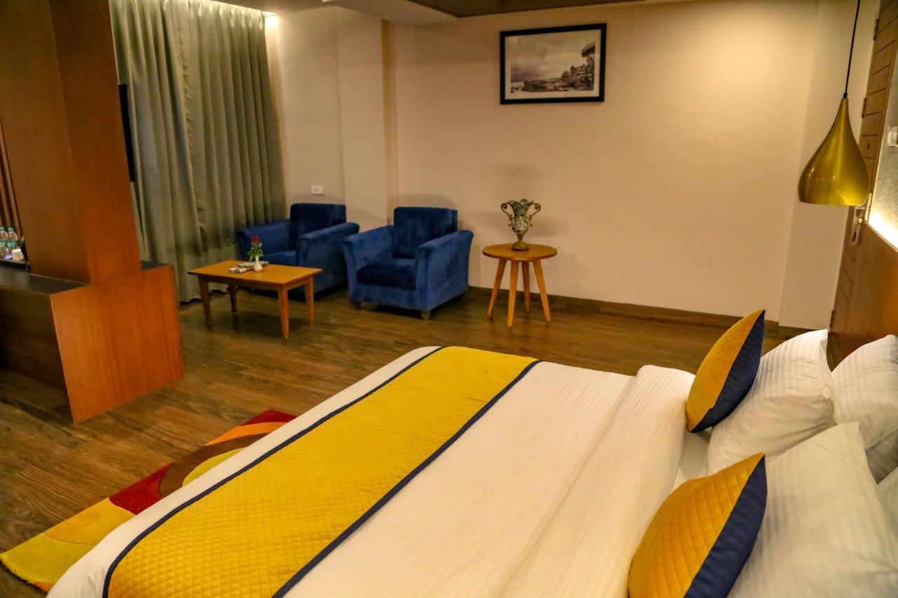 Four Leaf Hotel - Sapphire Blue, 바라나시 외부 사진