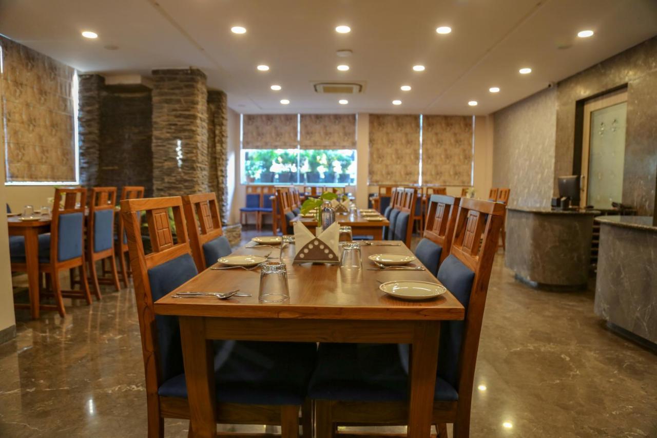 Four Leaf Hotel - Sapphire Blue, 바라나시 외부 사진