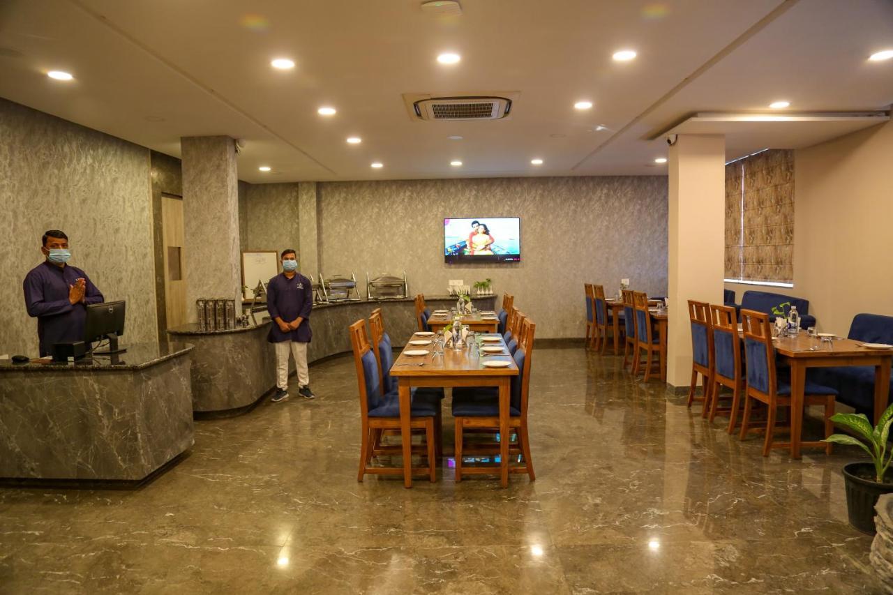 Four Leaf Hotel - Sapphire Blue, 바라나시 외부 사진
